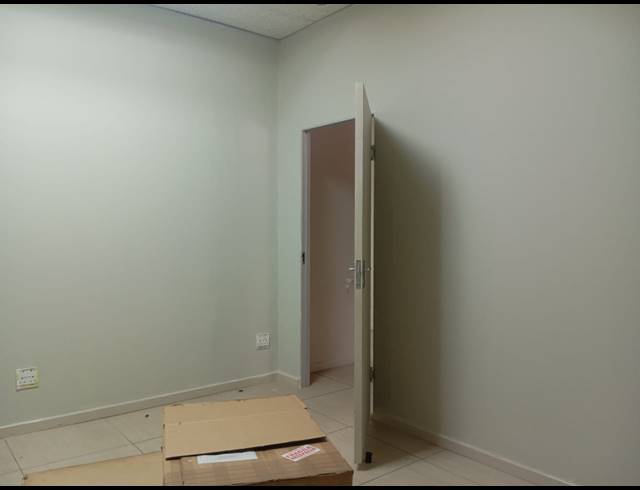 155M² BUSINESS CENTRE TO LET IN SONHEUWEL